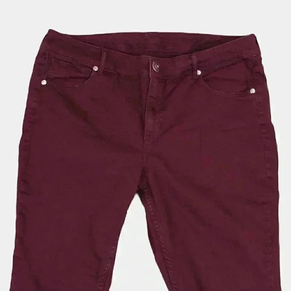 Maurices ‎cropped jean SIZE 18 burgundy - Picture 3 of 7
